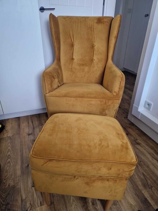 Fotel uszak BOSTO z podnóżkiem