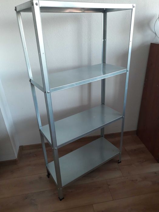 Regał metalowy do warsztatu lub altany