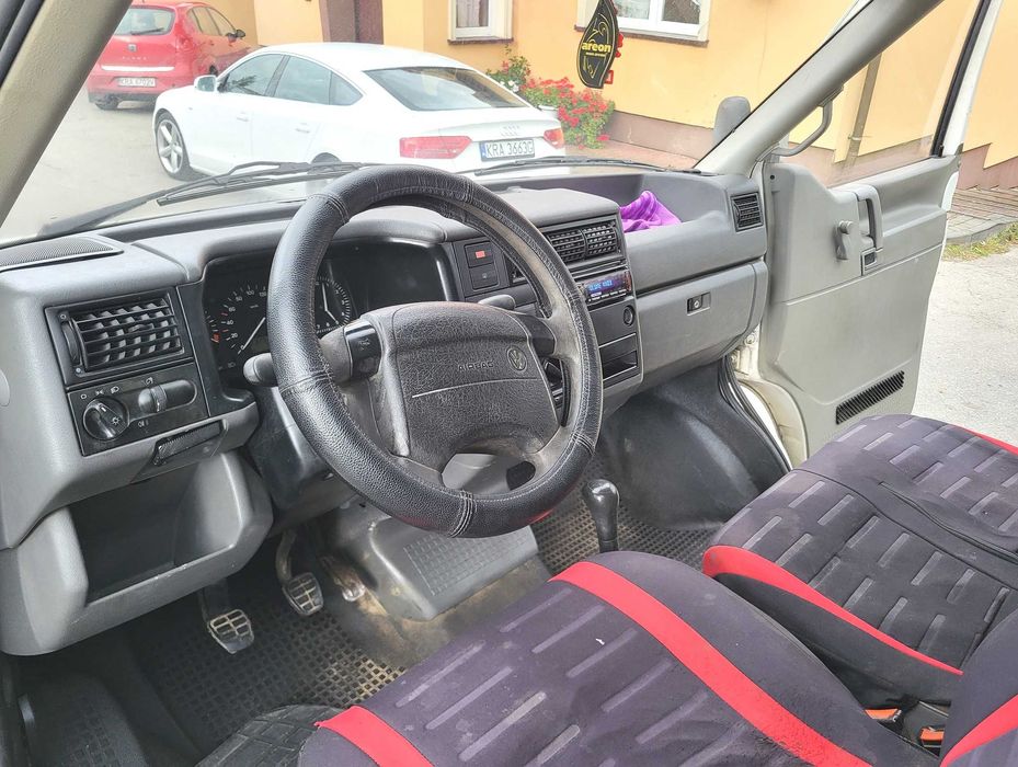 Volkswagen Transporter T4 1,9 TD ma moc niski przebieg