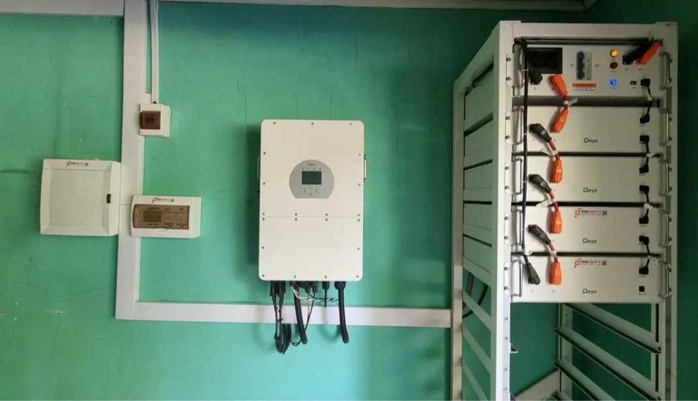 Трифазний високовольтний гібридний інвертор Deye15K-SG01HP3-EU- 15KW,