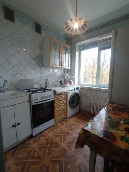 Продам двокімнатну квартиру на Салтівці (533м/р)