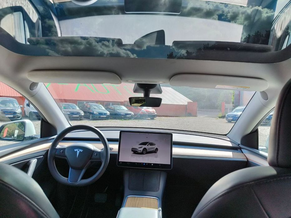 Tesla Model Y Long reng 82 kwh, 514 л с