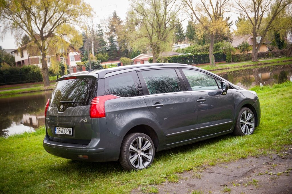 Peugeot 5008 1,6 e-hdi automat panorama  7os  zamiana