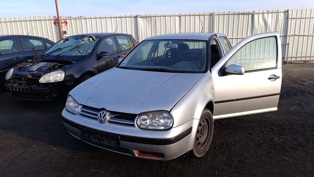 35529 volkswagen golf iv 1.6 16V AZD na części skrzynia ERT lakier LA7W