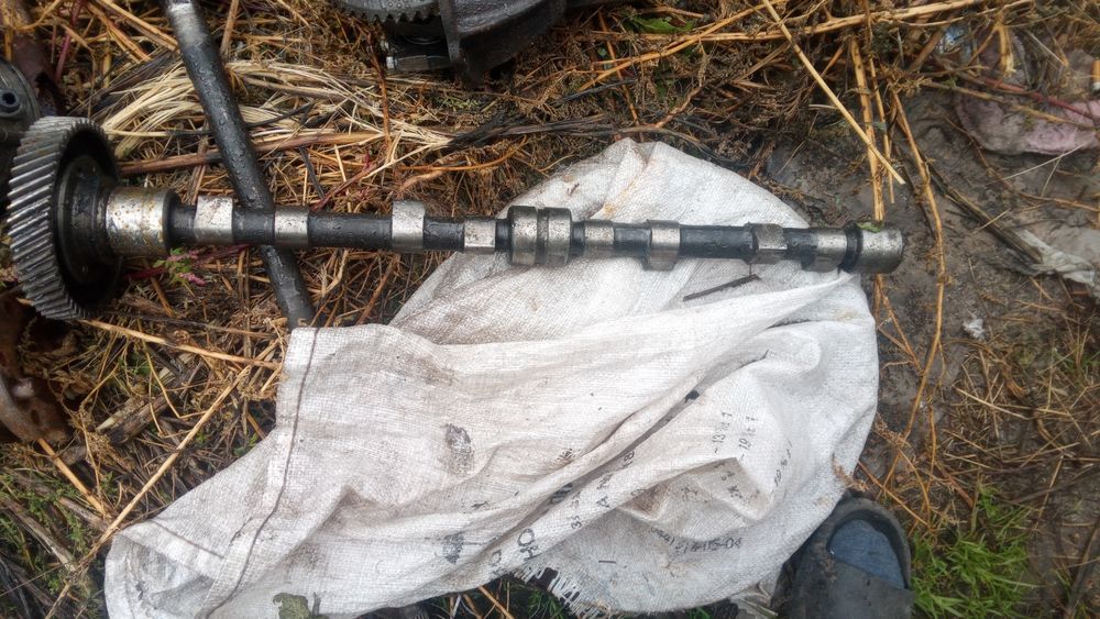 Розпредвал комбайн нива