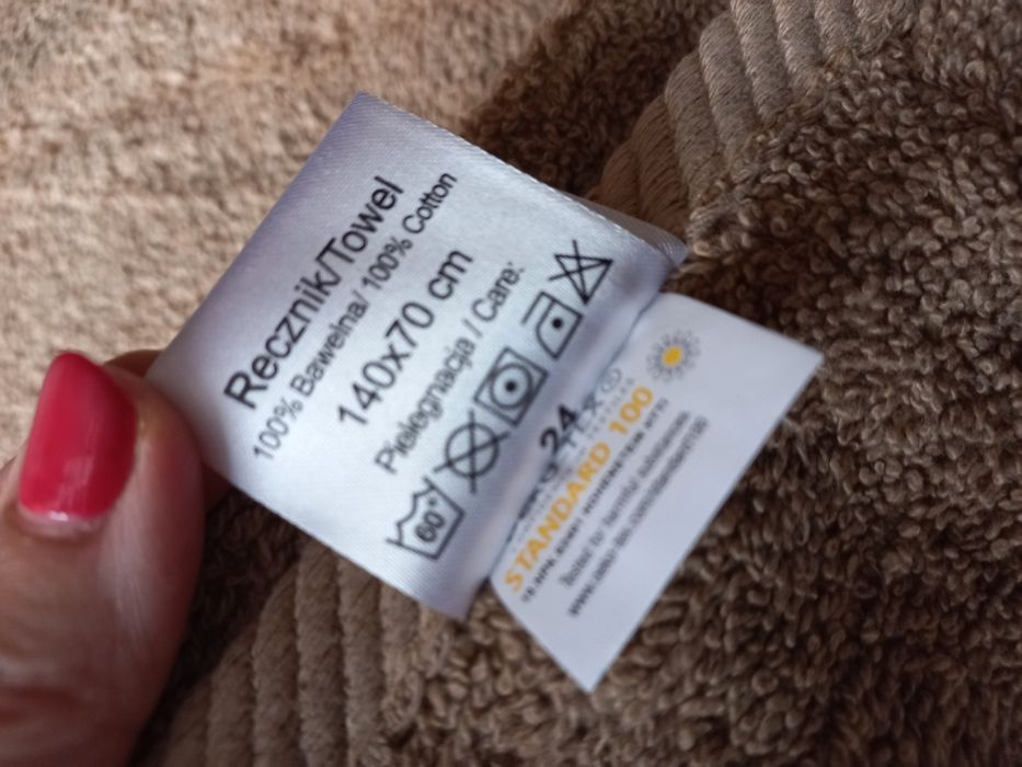 Sześć nowych ręczników kąpielowych