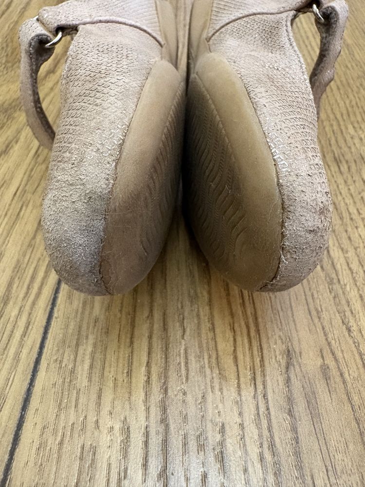 Pantofelki Emel, r. 25