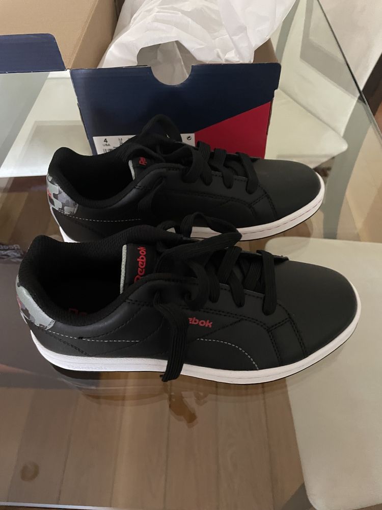 Ténis Reebok criança 35 novo!