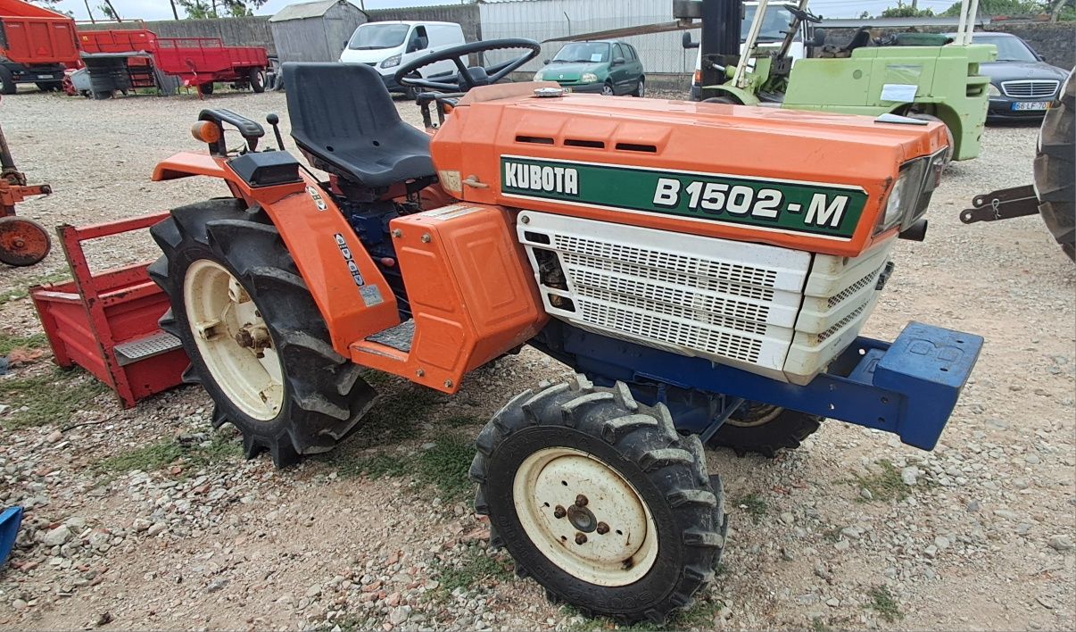 Tractor/Trator Kubota B 1502-M c/alfaias