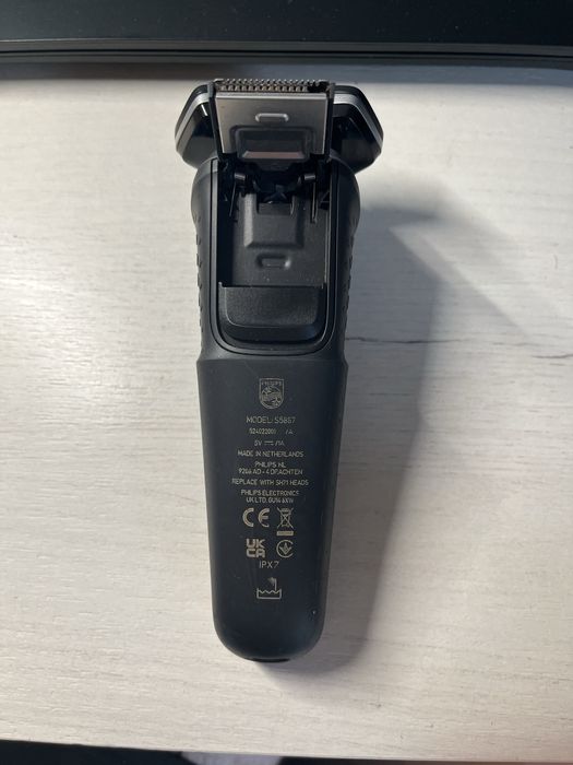 Продам бритву Philips