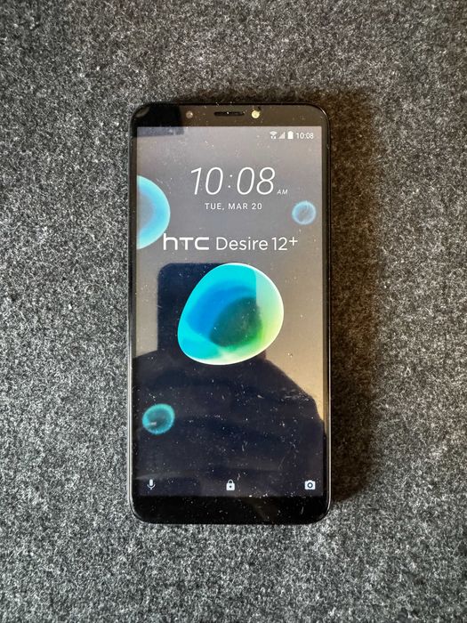 Atrapa telefonu HTC desire 12+