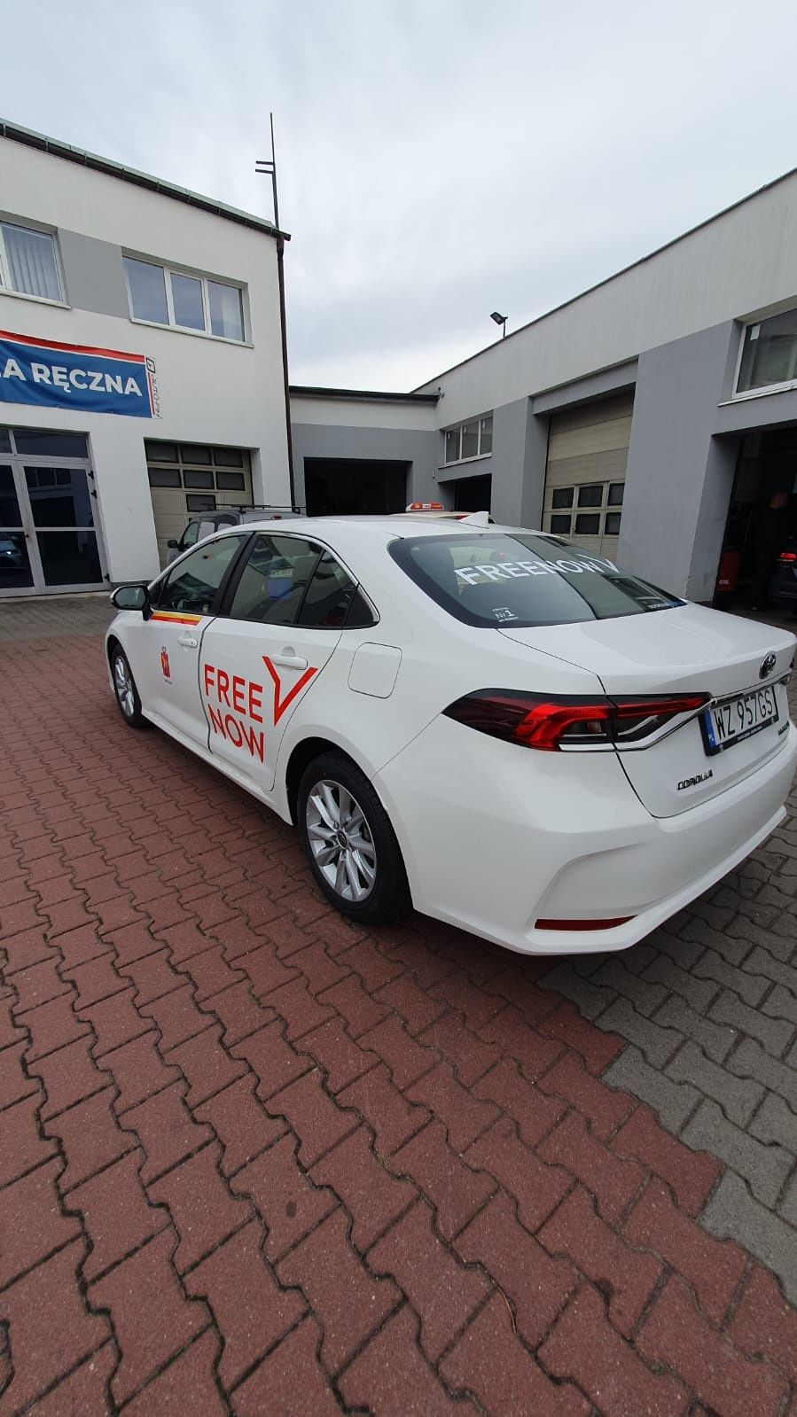 Wynajem aut Uber Bolt Taxi Opti taxi Toyota Corolla Auris Aygo Yaris