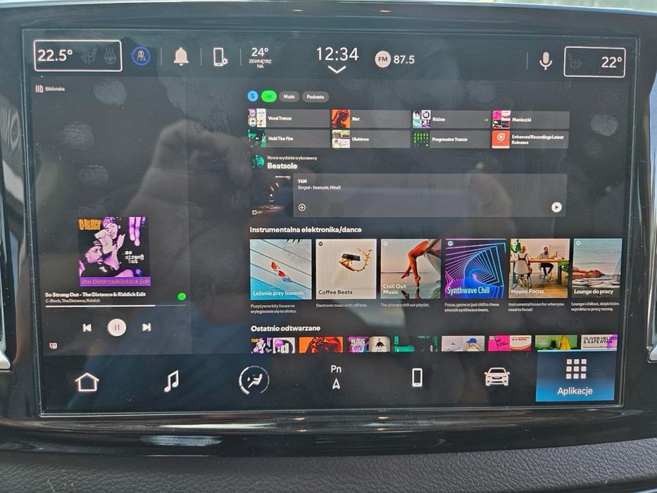 uconnect 5 Chrysler Pacifica polski mapy lektor lampy youtube spotify