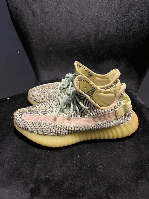 adidas Yeezy boost 350 v2 yeezreel 42 white grey  500 700 semi frozen