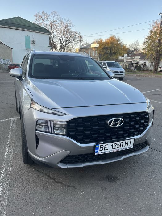 Продаю Hyundai 2022 рік. Модель 2023 року. Двигатель 2.5 л. Бензин.