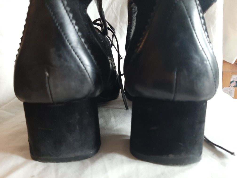 pantofle damskie, staromodne, czarne