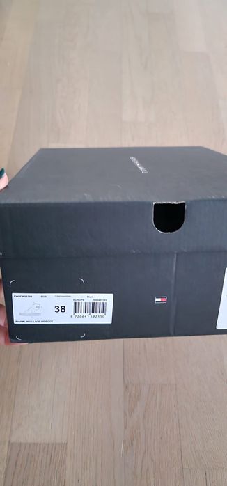 Tommy Hilfiger (damskie rozm.38)