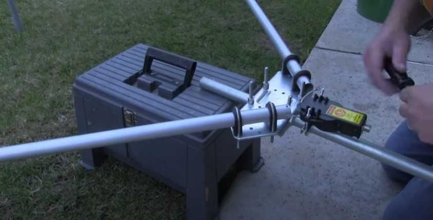 Antena HF COMET H-422 - Bandas: 7/14/21/28 Mhz - 1 kW - Radioamador