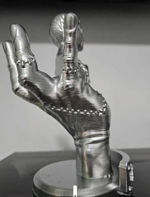 Wednesday thing hand ruka prezent figurka