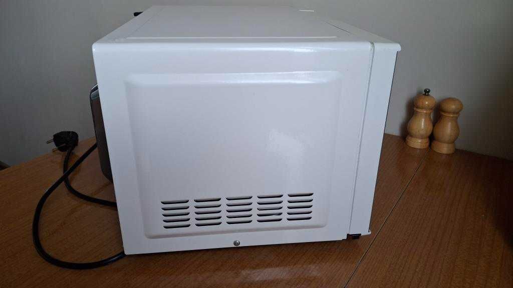 Kuchenka mikrofalowa Panasonic NN-ST251WZPE