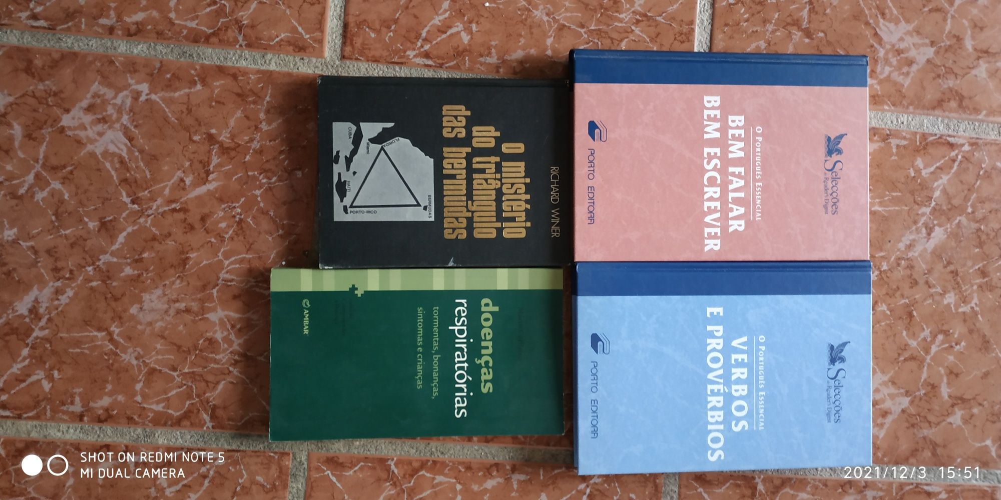 Vários livros vários temas.