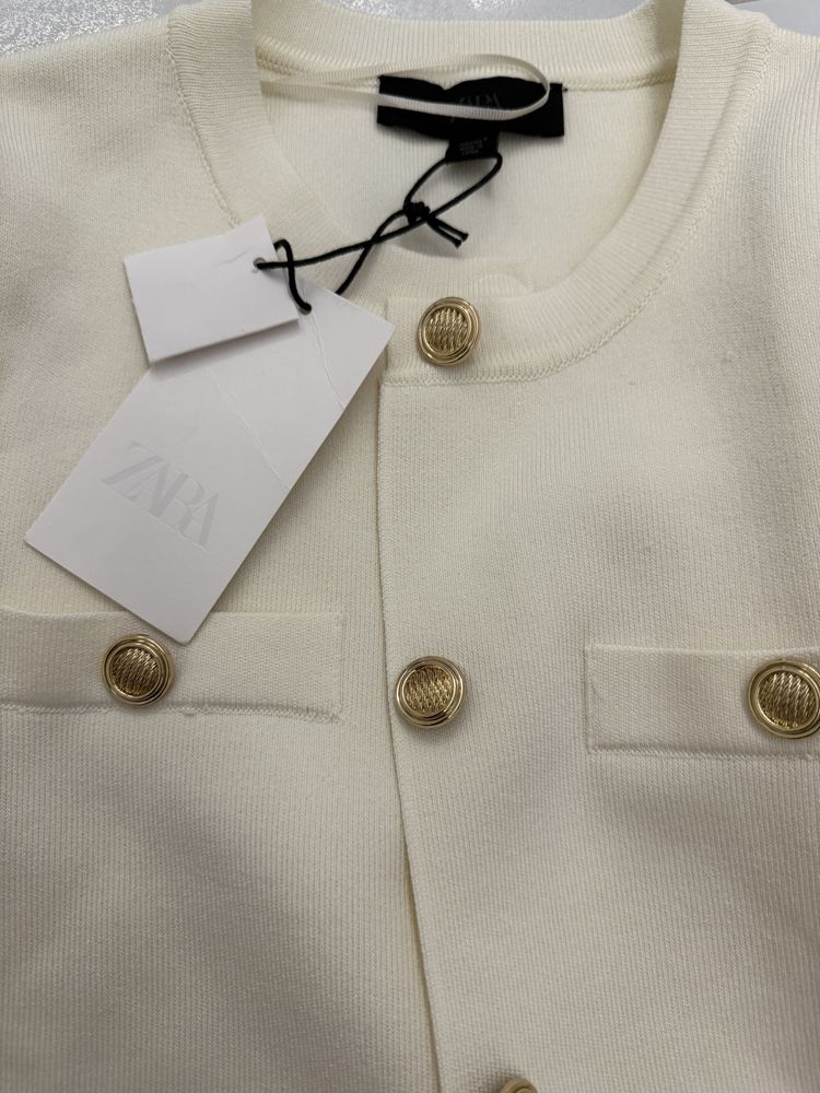 Кардиган zara з золотою фурнітурою