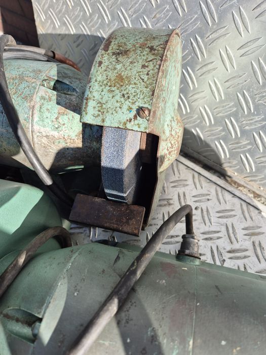 Szlifierka stacjonarna na dwa kamienie Galvanotechnik 900 Watt okazja!