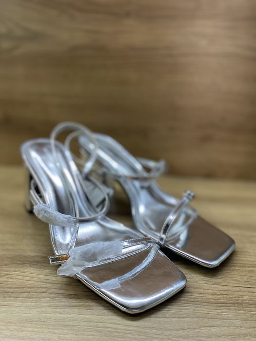 Босоніжки жіночі Reserved