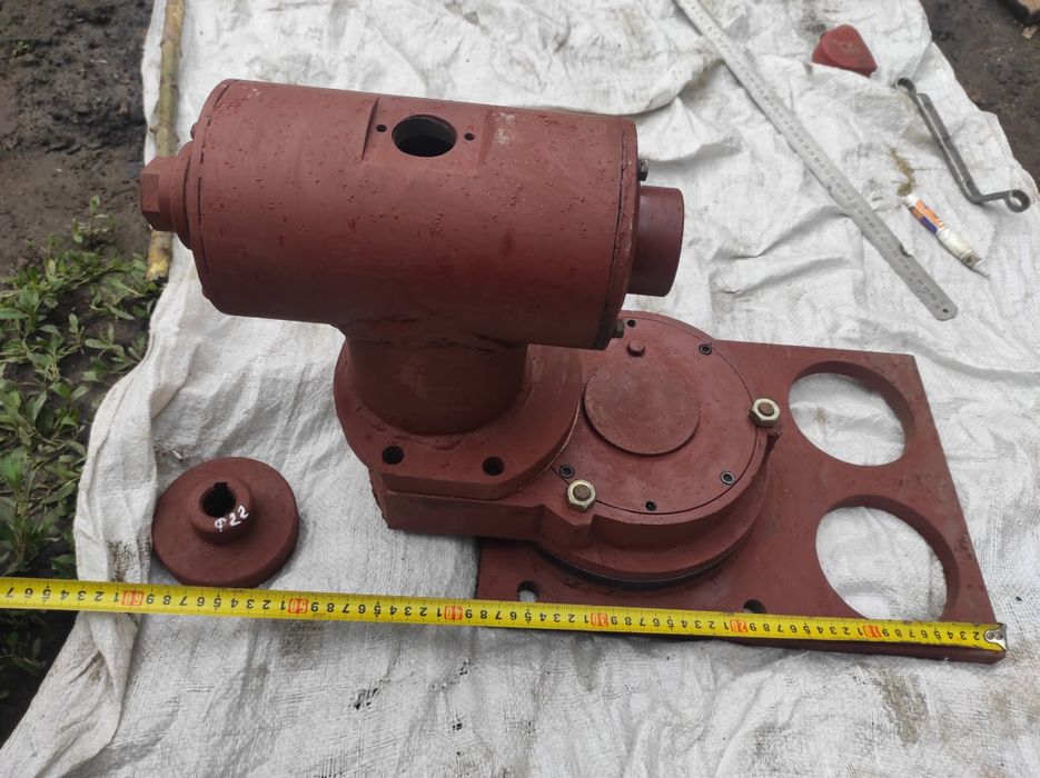 Вертикально-фрезерний привід (частина) без стола, двигуна і станини дл