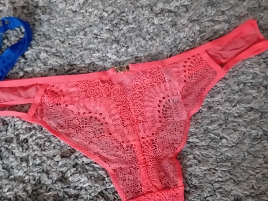 Nowe świetne figi damskie 42