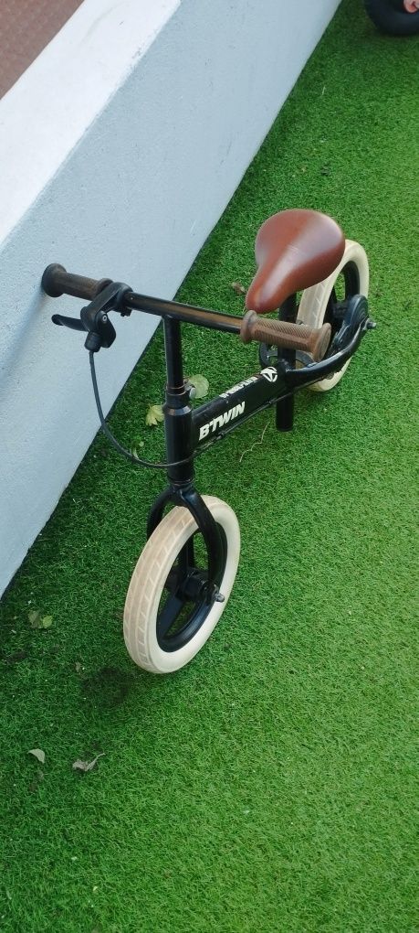 Bicicleta de criança sem pedais
