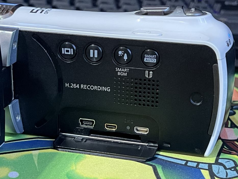 Видеокамера Samsung HMX-F90