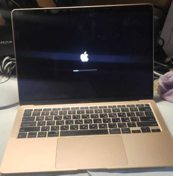 MacBook Air A2337 Mid 2020 M1,8,256 аккум 95%