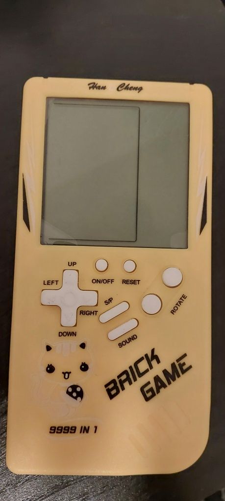 Retro gra przenośna
