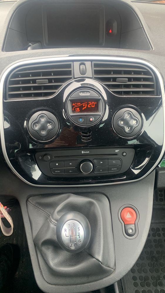 Renault cnngoo biały