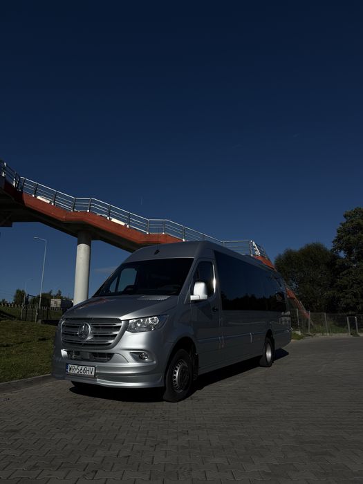 Krajowy i międzynarodowy transport osób - Zawadzki