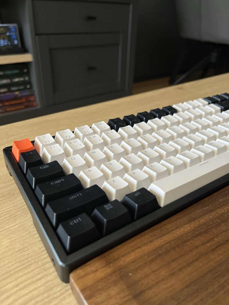 Keychron K2 V2 (hot swap, wireless, Gateron Red) + Palm Rest