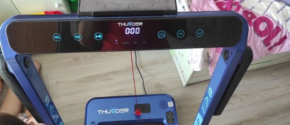 Bieżnia Thunder Race