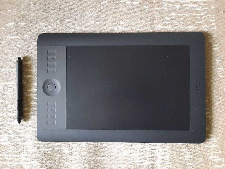 Графический планшет Wacom Intuos 5 Touch M PTH-650