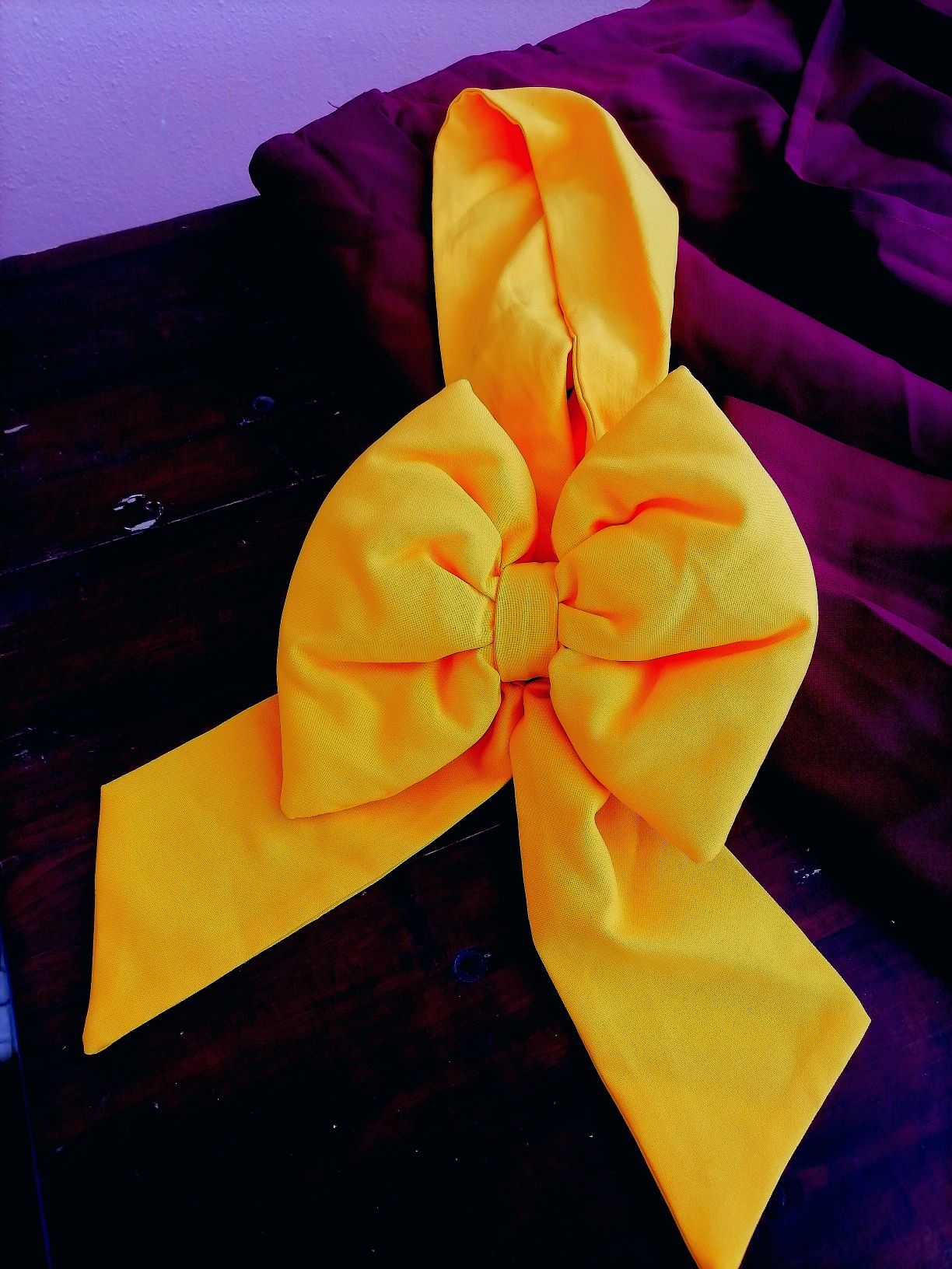Laços e " saias" de mesa para decoração eventos