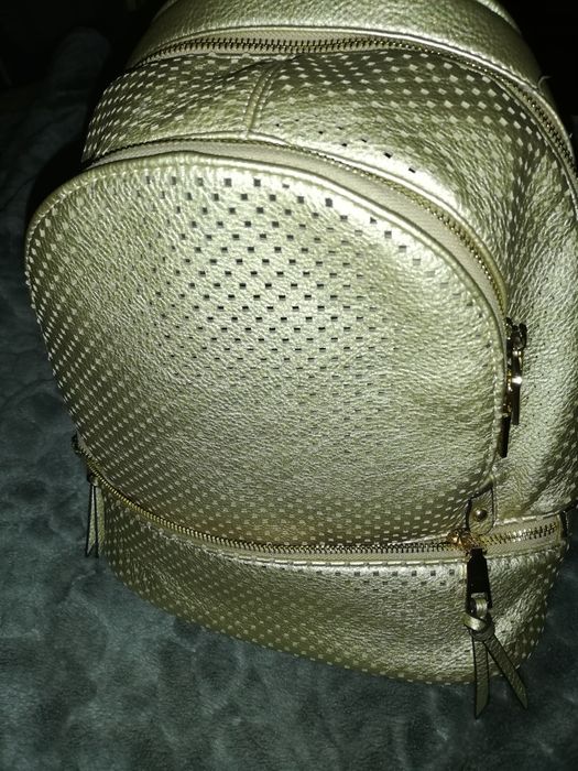Mochila dourada média