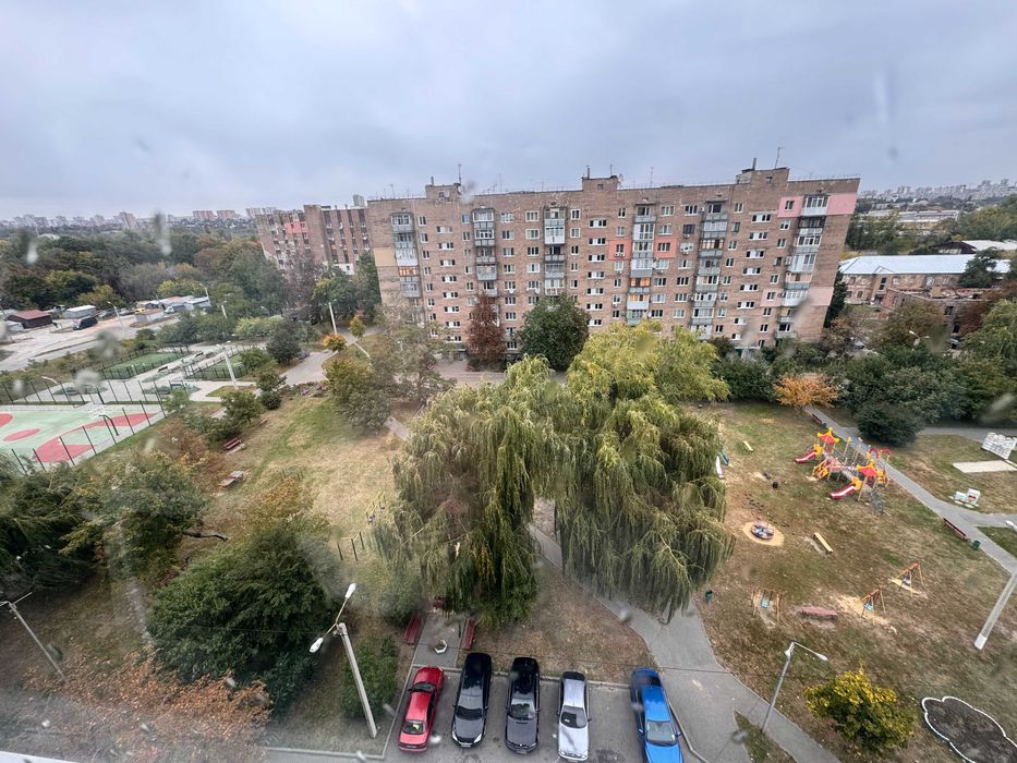 Продам 3 кв Велика Панасівська Сортировка заходь та живи