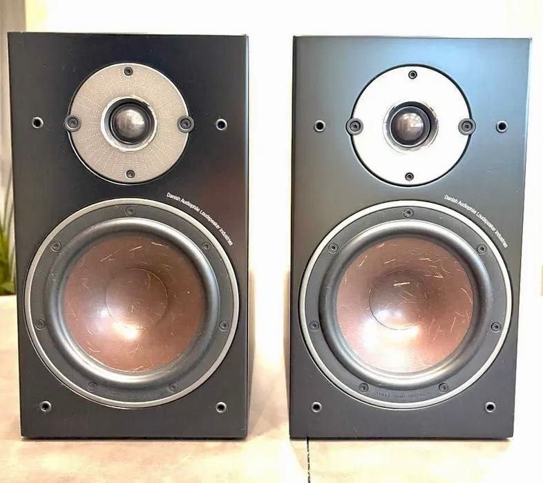 Dali Oberon 3 Dark Walnut. Stan salonowy.