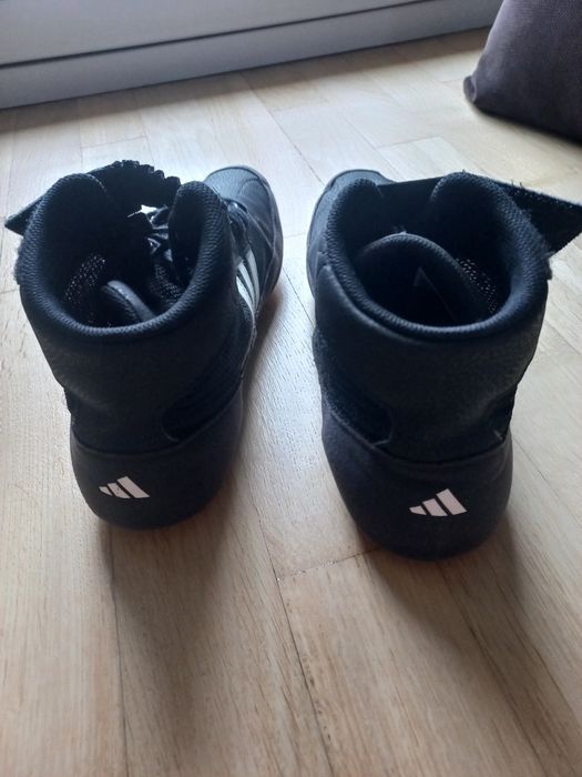 Buty zapaśniczki