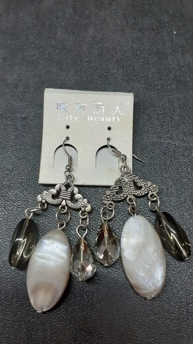Продам новую бижутерию(серьги и ожерелья)
