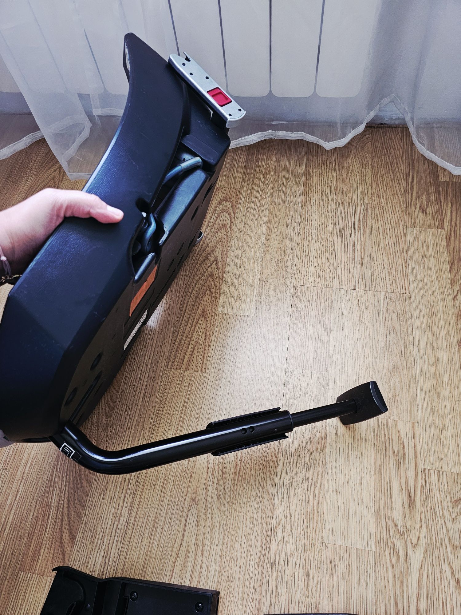 Łupina Cybex Aton silver z bazą isofix cybex oraz przejściówką do wózk
