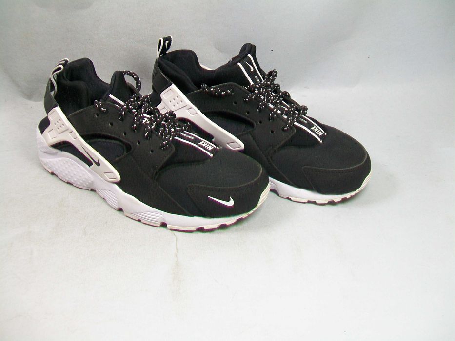 Buty sportowe damskie Nike Huarache SE oryginalne r 40