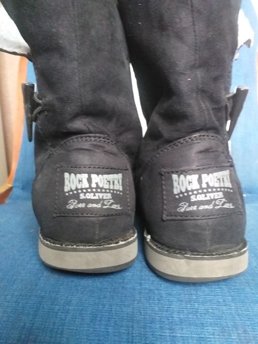 Ботінки жіночі, замшеві, чорні