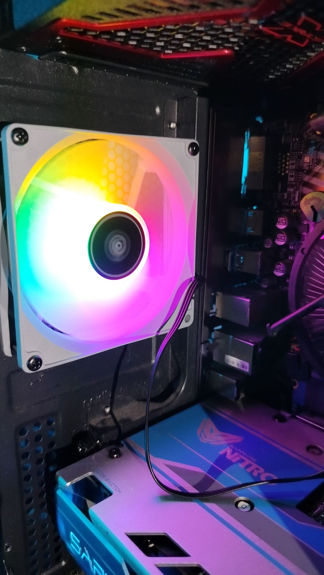 Komputer gamingowy Intel core i3 16gb rx 580 8gb