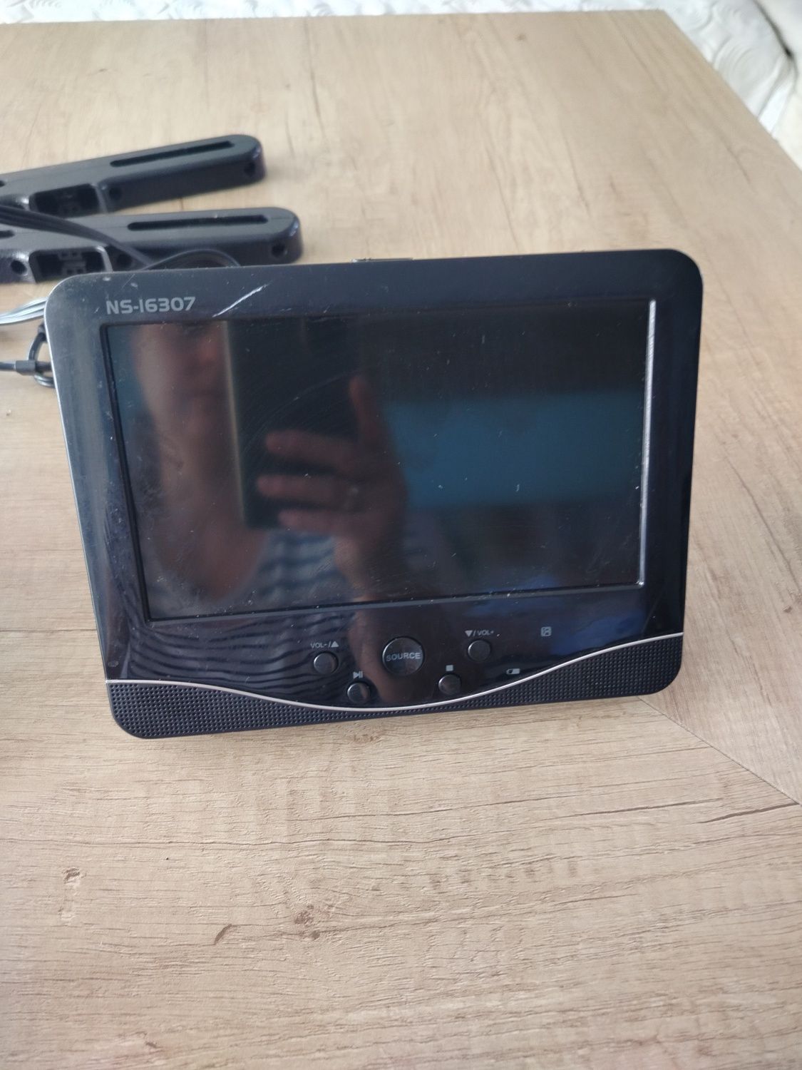 Telewizorek do auta